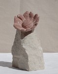 Blüte auf Stein 1 (10 x 6 x 13)